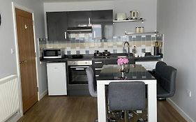 Spacious Apartment Next To Central Train Station